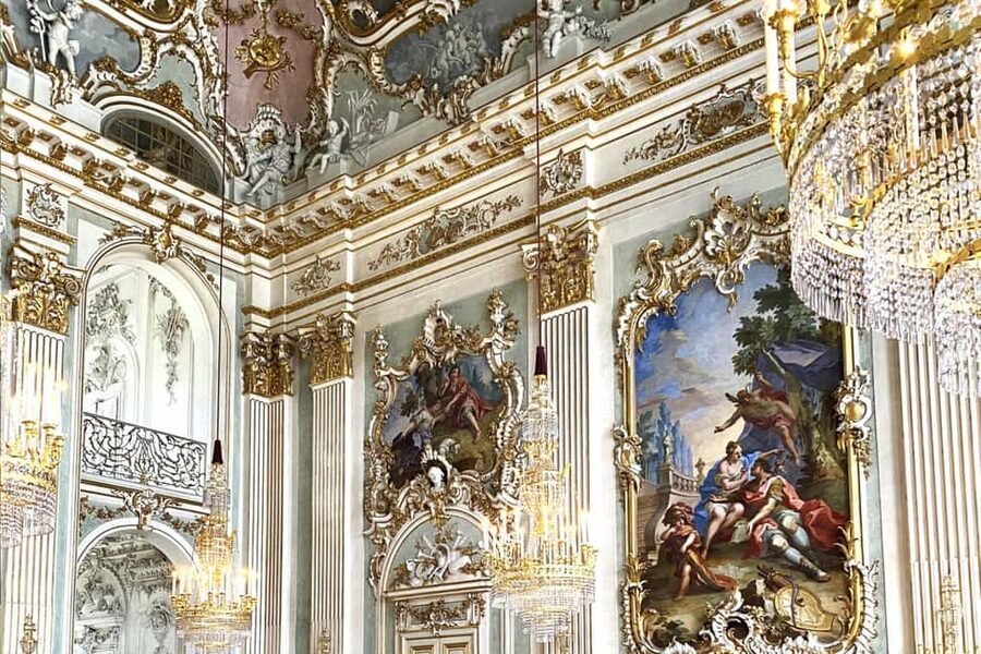 Munich Nymphenburg Palace & Carriage Museum Fast-Track Tour - The 1.5-hour palace walk: how the guided circuit is paced