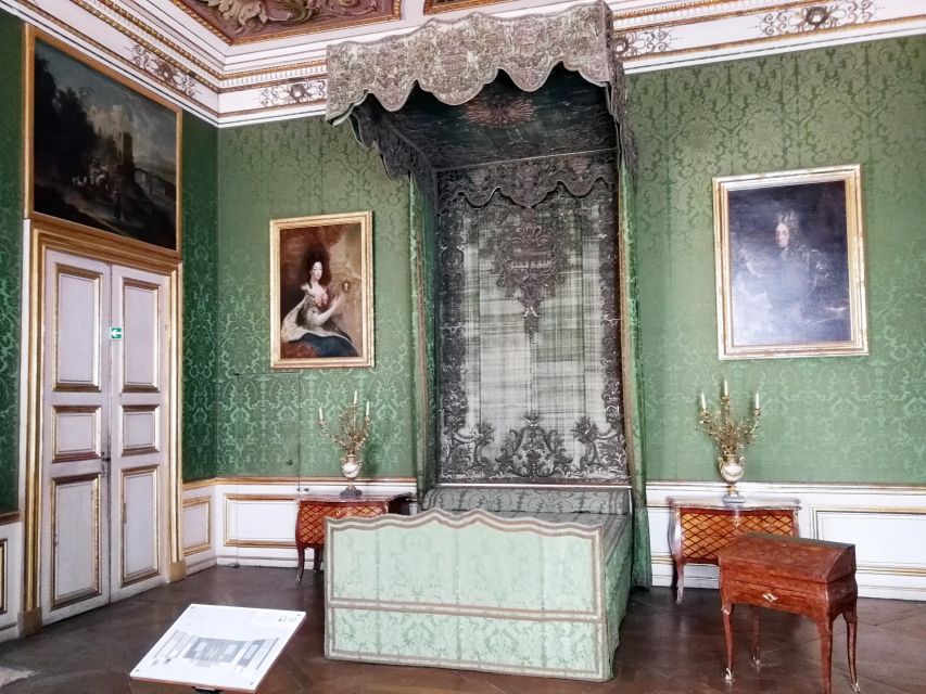Munich: Nymphenburg Palace with official Guide - Elector and electress rooms: how everyday court life becomes politics