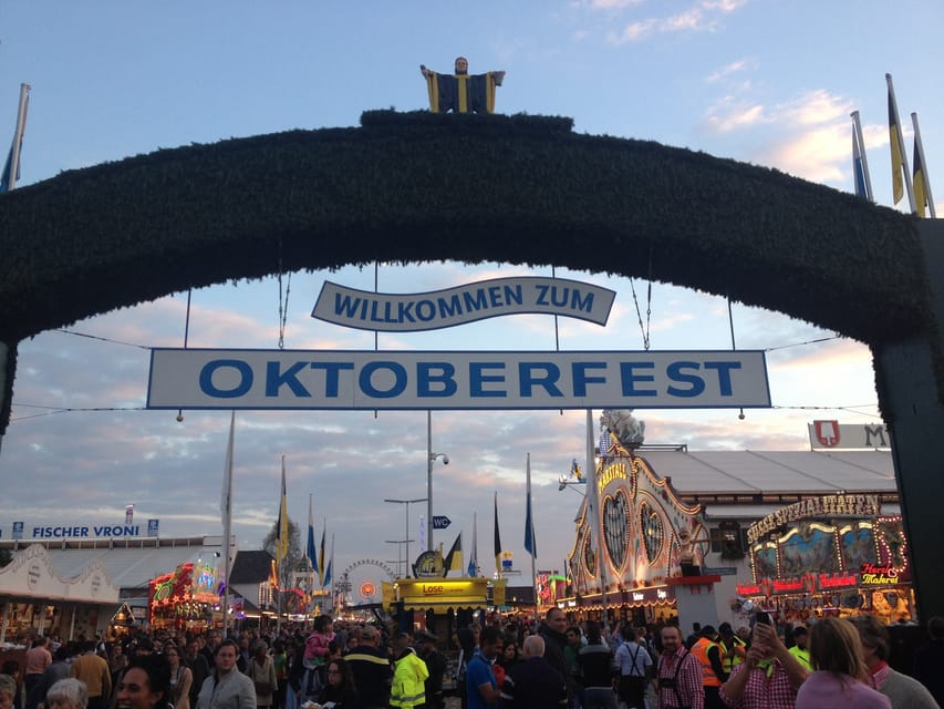 Munich Oktoberfest All-Inclusive Tour - Guaranteed balcony seating: the best way to avoid the sit-and-sweat problem