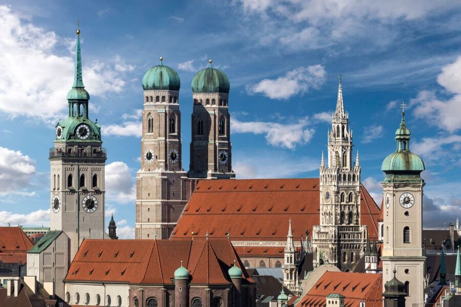 Munich: Old Town Guided Walking Tour - Frauenkirche: the landmark you’ll use to navigate the city