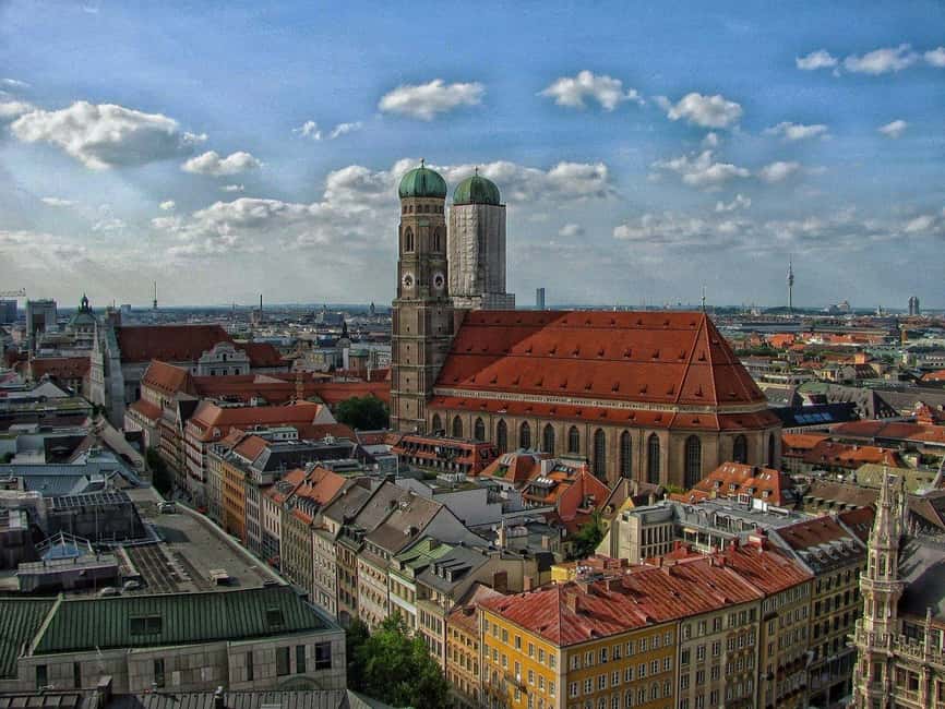 Munich Old Town - Guided Walking Tour in English - Meeting Point at St. Peter Church: How the Tour Starts Smoothly