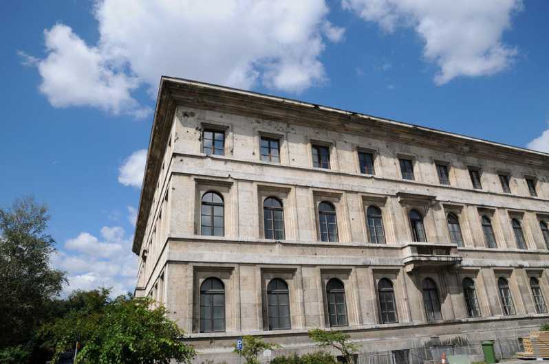 Munich: Private or Group Third Reich and WWII Walking Tour - Königsplatz: Monumental Propaganda Meets the Aftermath