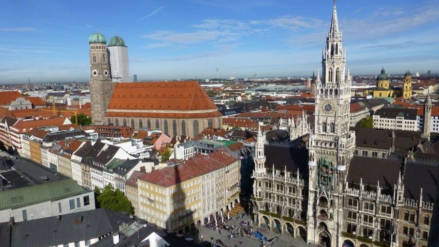 Munich: Private Walking Tour of the Historical City Center - Marienplatz landmarks: Mary’s Column and the Rathaus-Glockenspiel explained