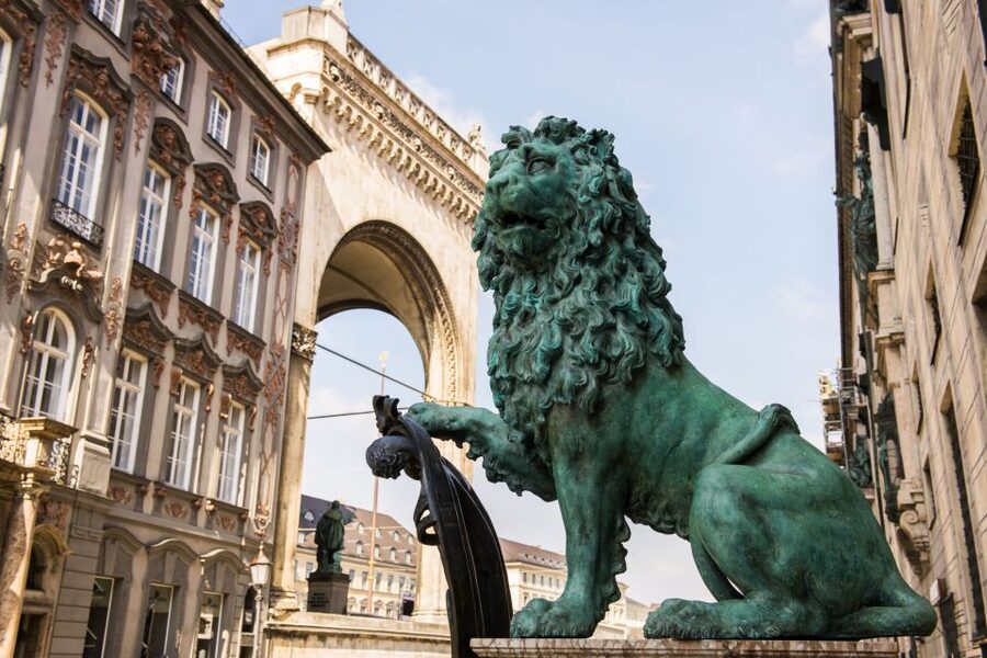 Munich : Private Walking Tour with A Guide (Private tour) - Who this tour suits best