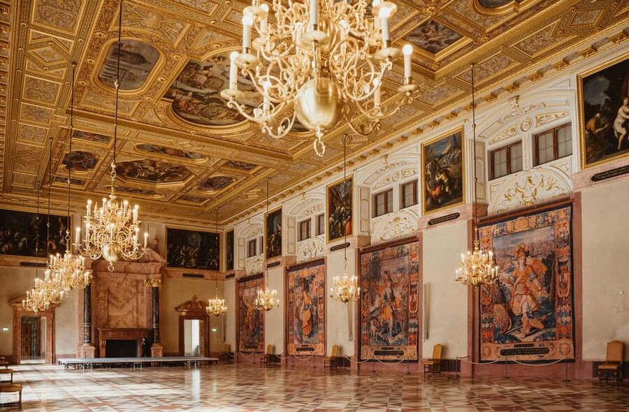 Munich: Residenz Palace and Hofgarten Skip-the-Line Tour - Meeting on Residenzstraße: Get it right the first time