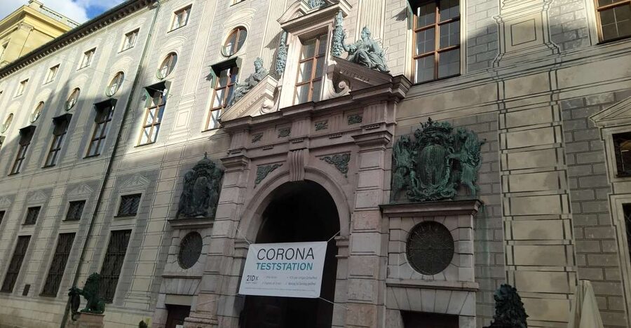 Munich Residenz: Private Tour with artists and historians - 139 Rooms, But It Still Feels Guided