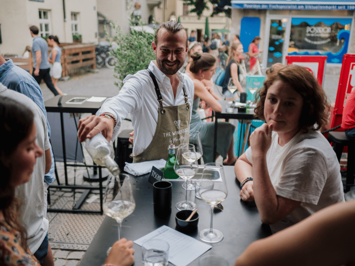 Munich: Romantic Wine Experience for Two at Viktualienmarkt - Service and small surprises: what to expect from Max & Moritz