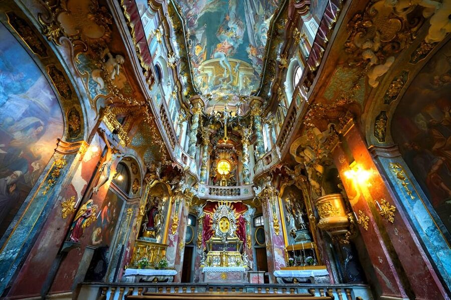 Munich: Spanish Guitar & Bach Toccata at Asamkirche - Should you book this Spanish Guitar & Bach Toccata concert in Munich?