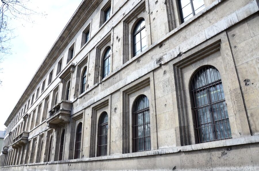 Munich: Third Reich Guided City Walking Tour - Starting at Marienplatz: getting oriented fast