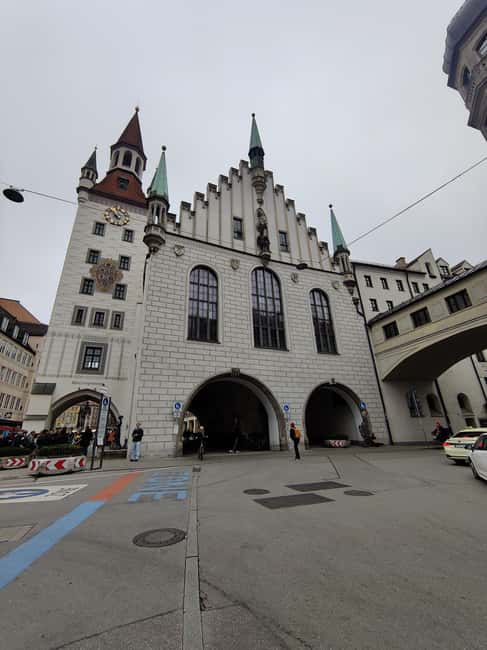 Munich under the Third Reich: a historical walking tour (private tour with a guide) - Who this tour is best for (and who should skip it)