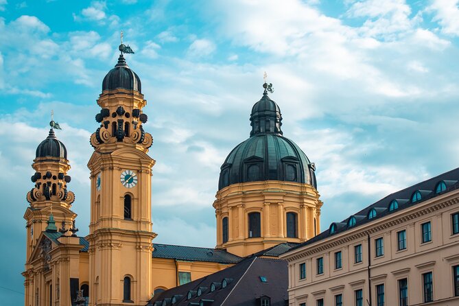 Munich Walking Tour: Explore Top Sights & Hidden Gems - Marienplatz, Neus Rathaus Glockenspiel, and Hofbräuhaus
