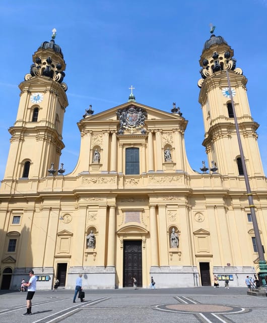 Munich: Walking tour of the old town with all your senses - Old Town Highlights: Churches, Monuments, and Munich Traditions You Can Actually Feel