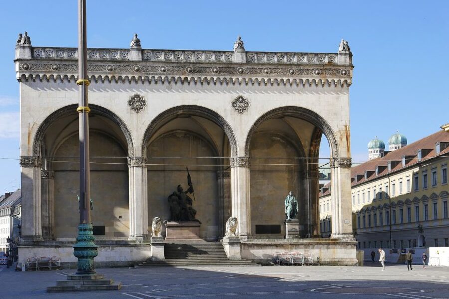 Munich: Walking Tour Old Town 3D VR Tour in GERMAN - Key highlights to know before you go