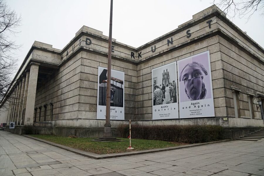 National Socialism WWII with licensed guide - private tour - LMU and the White Rose: flyers, fear, and consequences