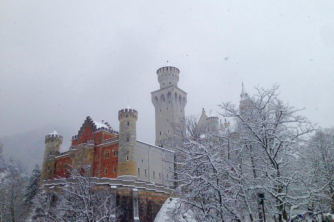 Neuschwanstein Castle Private Tour from Garmisch-Partenkirchen - Entering Neuschwanstein: advanced access plus a Ludwig II tour