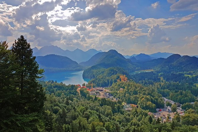 Neuschwanstein Castle Tour from Munich - The guided Neuschwanstein castle visit: Ludwig II, finished-in-parts, and quick interior time