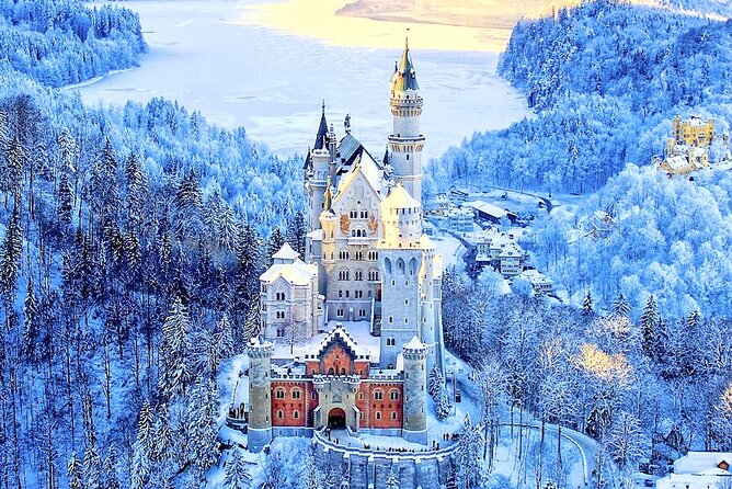 Neuschwanstein Exclusive Romantic Winter Tour INCL. TICKETS - Marienbrücke viewpoint: the best view with the harshest winter rules