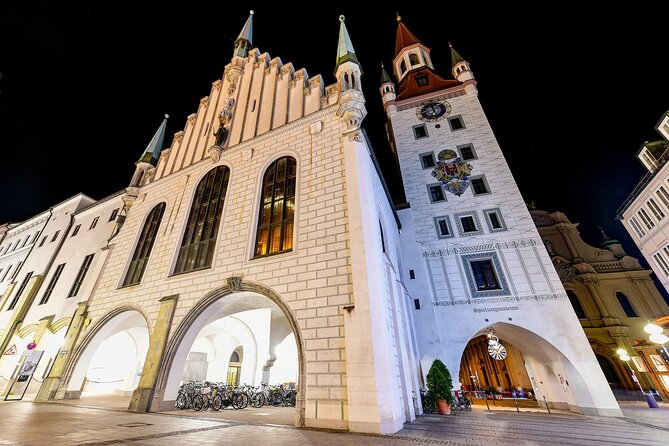 Night watchman torchlight tour in Munich - Toy Museum Munich and the Old City Dungeon Site
