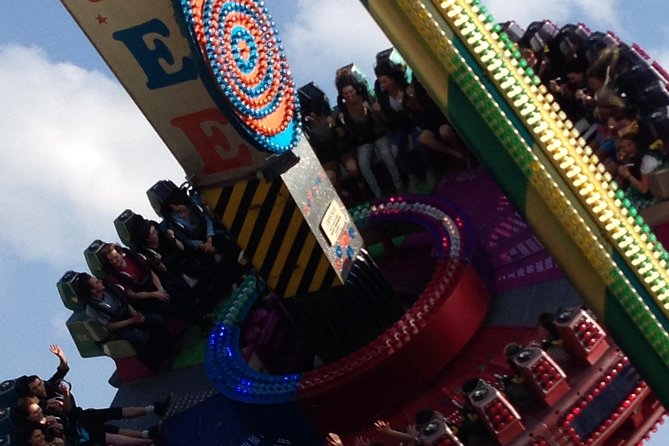 Oktoberfest Tour with table and unlimited beer - Skip-the-line and reserved table: what you’re really buying