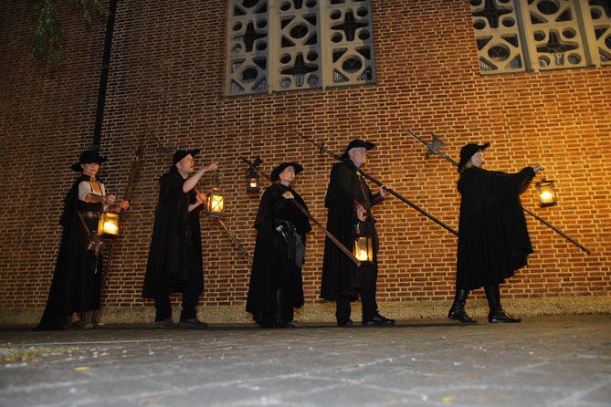 On the road with the night watchman - Meeting the night watchman at Marienplatz (and why the timing matters)