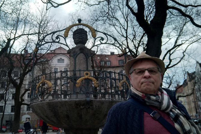 Paul's Welcome Walking Tour in Old Town Munich - Beer, Churches, and Politics: The Tour’s Real Superpower