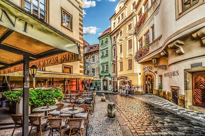 Private Car from Munich to Prague: Transfer with 2h Sightseeing - Who This Transfer Suits Best
