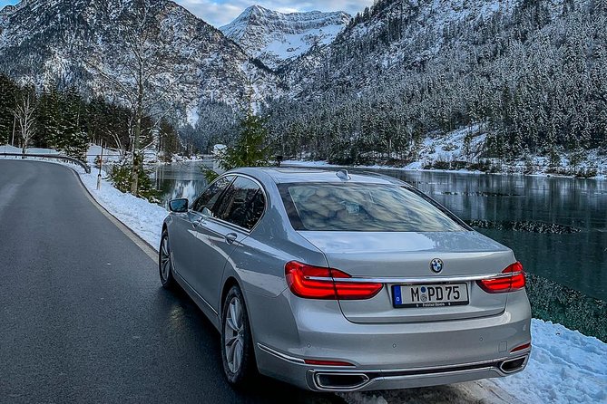 Private Castle Tour from Munich: Neuschwanstein, Hohenschwangau, and Linderhof - Guides and drivers: why your day can swing