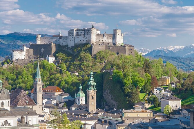 Private day trip from Munich to Eagle's Nest, Salzburg and back - Eagle’s Nest (Kehlsteinhaus) and the Christian Bookstore area: more than a viewpoint