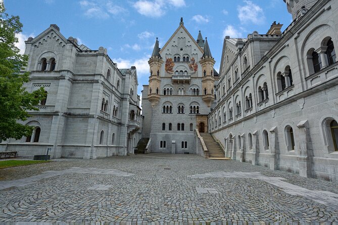 Private day trip: Munich to Neuschwanstein Castle, local driver - Driver Quality: What to Expect from the Human Side