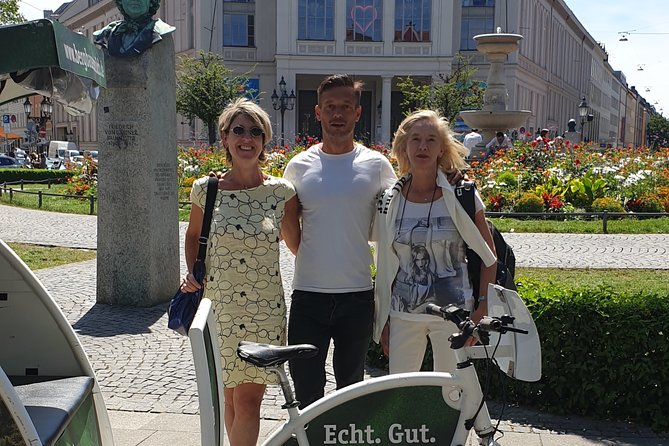Private Munich Rickshaw City Tour and English Garden - Hofbräuhaus at Platzl: history you can still smell