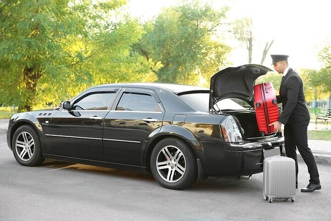 Private One-way Airport Transfer Munich Airport To Munich - From Nordallee 25 to your hotel: the real point of this transfer