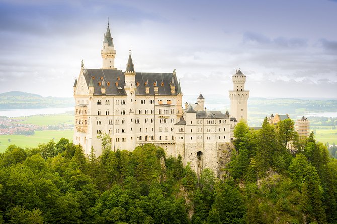 Private Photo Session outside Neuschwanstein Castle - The one-and-a-half hour session: pacing, posing, and results