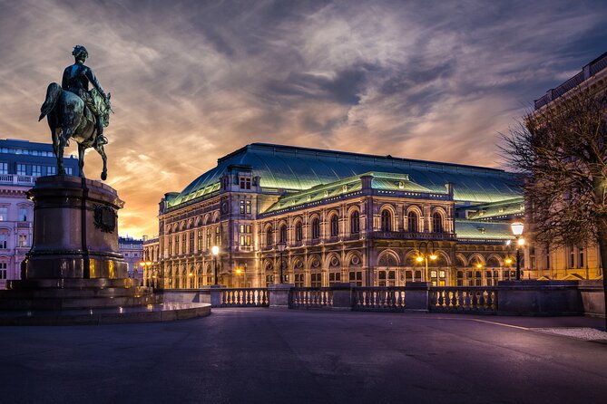 Private Scenic Transfer from Munich to Vienna with 4h of Sightseeing - Driver experience and car comfort: safety plus flexibility