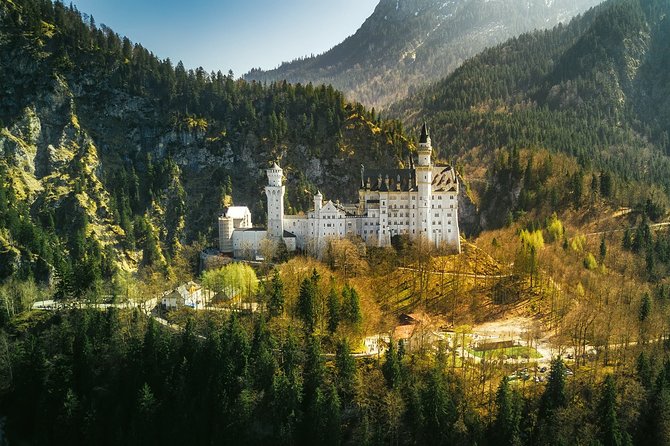Private Tour of Neuschwanstein Castle & Highline 179 from Munich - Garmisch-Partenkirchen: Olympic sights and Bavarian street texture