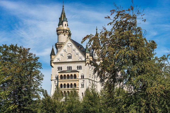 Private Tour to Neuschwanstein & Linderhof, Skip The Line & Lunch - Ettal Lunch: A Real Bavarian Stop in the Middle