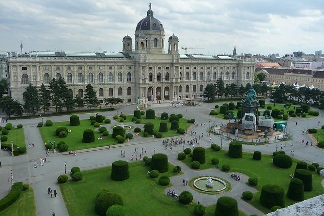 Private Transfer from Munich to Vienna with 2 hours for sightseeing - Munich to Vienna by private car with a real sightseeing break