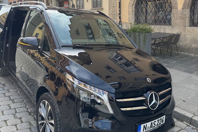 Private Transfer Munich Nuremberg English Speaking Driver - How the Munich Airport Name-Sign Pickup Works