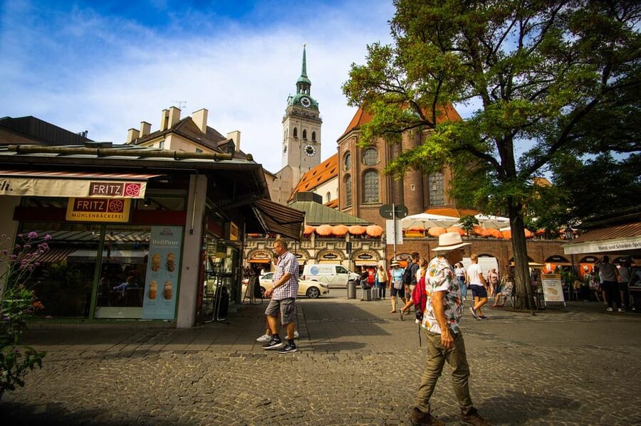 Short & sweet: Tasting the Viktualienmarkt - Marienplatz start: where your walk makes sense