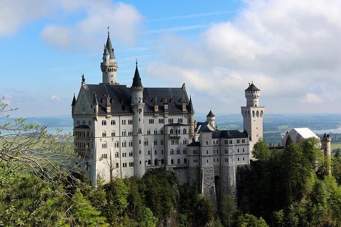 Skip the Line: Neuschwanstein Castle Private Tour From Füssen or Hohenschwangau - Neuschwanstein private tour from Füssen or Hohenschwangau: what you’re really buying