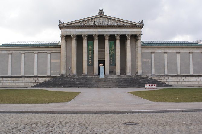Small-Group 2-Hour Munich and The Third Reich Walking Tour - How the guide’s approach shapes your comfort and understanding