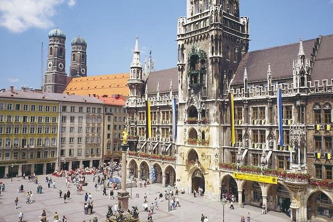 Superior E-Bike Tour incl. 3rd Reich Sites & a beer Garden Stop - Odeonsplatz and the Feldherrnhalle: royal grandeur, then a Nazi shootout