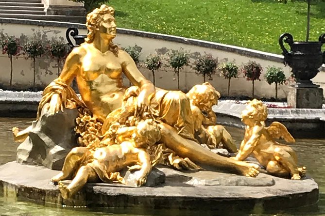 VIP Day Trip Neuschwanstein and Linderhof Castle from Munich - VIP Coach Comfort: Snacks, Drinks, and the Difference Between Stress and Ease