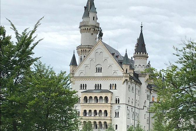 VIP Day Trip Neuschwanstein and Linderhof Castle from Munich - Lunch, Money, and Small Extras You’ll Want Ready