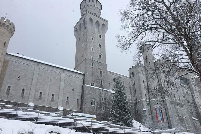Winter Tour to Neuschwanstein Castle from Munich - Oberammergau coach tour and Lüftlmalerei: the smart warm-up stop